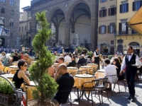 Итальянцы тратят ежегодно 2000 евро на посиделки с друзьями