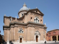 Реджо-Эмилия - столица итальянского флага и Пармиджано Реджано