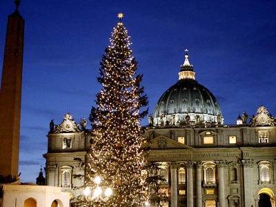 На новогодней ёлке на площади Святого Петра зажглись огни