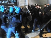 Массовые беспорядки в Неаполе – в городе идет охота на поляков