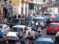 В Неаполе на 6 дней останавливают движение транспорта