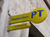 Почта Италии закрывает отделения, несмотря на протесты