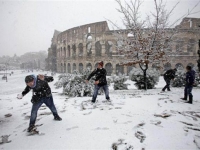 Зима в Италии - снегопад, метель, землетрясение