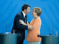 Маттео Ренци помирился с Меркель и призвал не отменять Шенген 