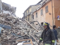 В центральной Италии введен режим ЧС, операция спасения продолжается
