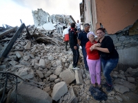 Урок милосердия: мигранты спасают итальянцев после землетрясения