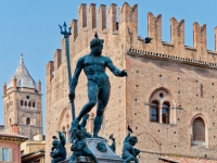 Facebook посчитал статую Нептуна из Болоньи порнографией