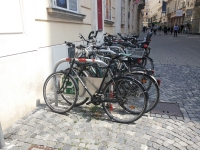 За велосипед, привязанный к столбу, придется заплатить 84 евро