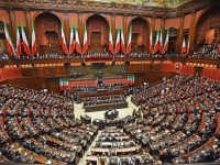Парламент Италии проголосовал за сокращение числа депутатов